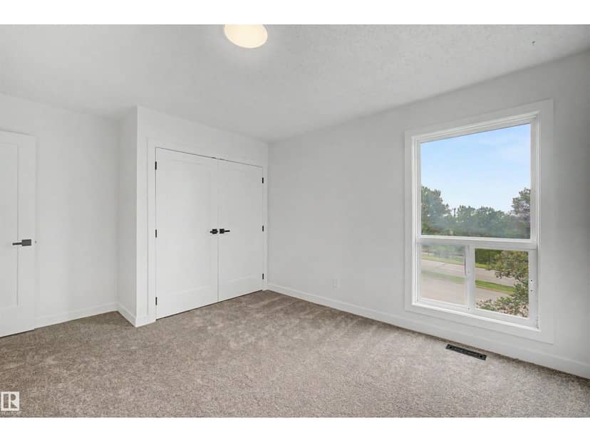 215 Grandin Vg — photo 28 of 35
