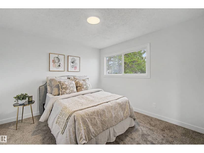 215 Grandin Vg — photo 18 of 35