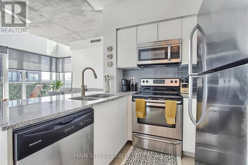 1213 - 150 East Liberty Street — photo 11 of 40