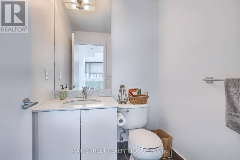1213 - 150 East Liberty Street — photo 17 of 40