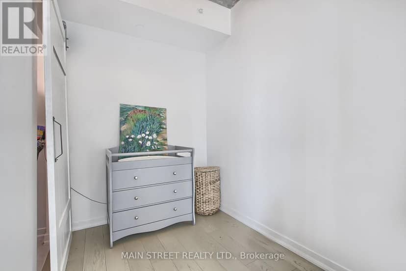 1213 - 150 East Liberty Street — photo 19 of 40
