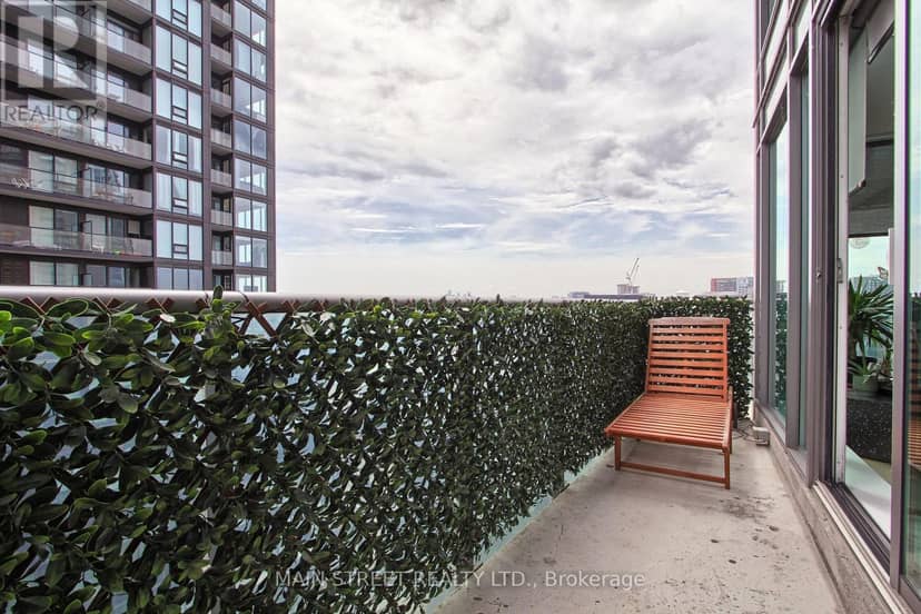 1213 - 150 East Liberty Street — photo 30 of 40