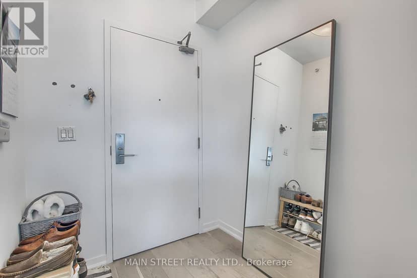 1213 - 150 East Liberty Street — photo 7 of 40