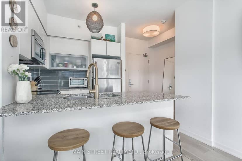 1213 - 150 East Liberty Street — photo 9 of 40