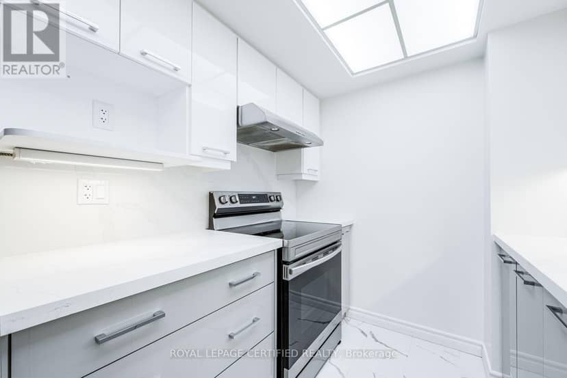 1911 - 5 Concorde Place — photo 6 of 33