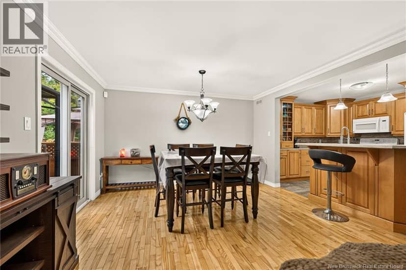 240 Damien Street — photo 11 of 40
