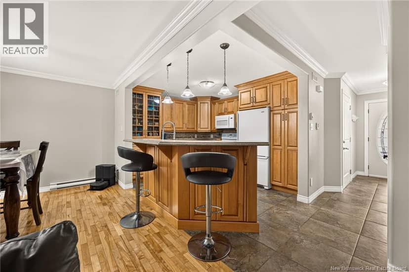 240 Damien Street — photo 15 of 40