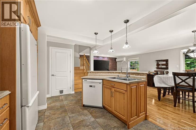240 Damien Street — photo 18 of 40