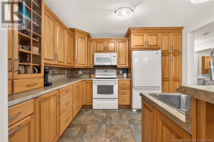240 Damien Street — photo 19 of 40