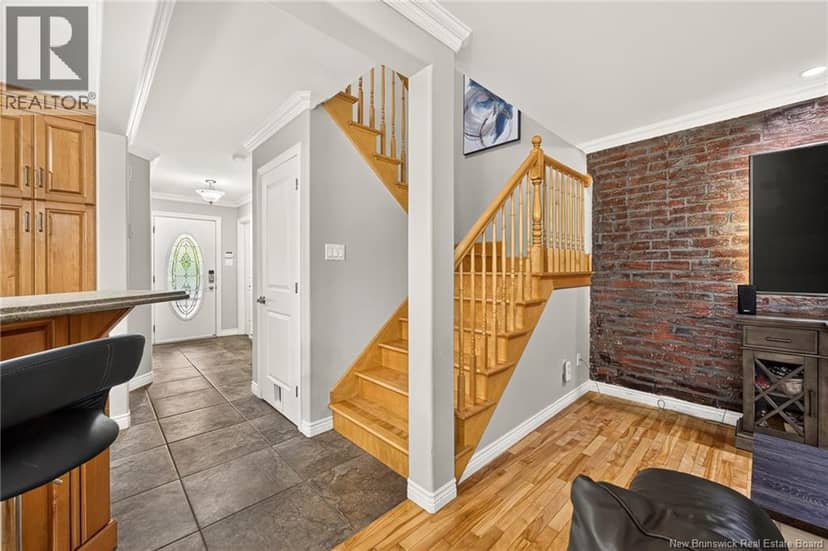 240 Damien Street — photo 5 of 40