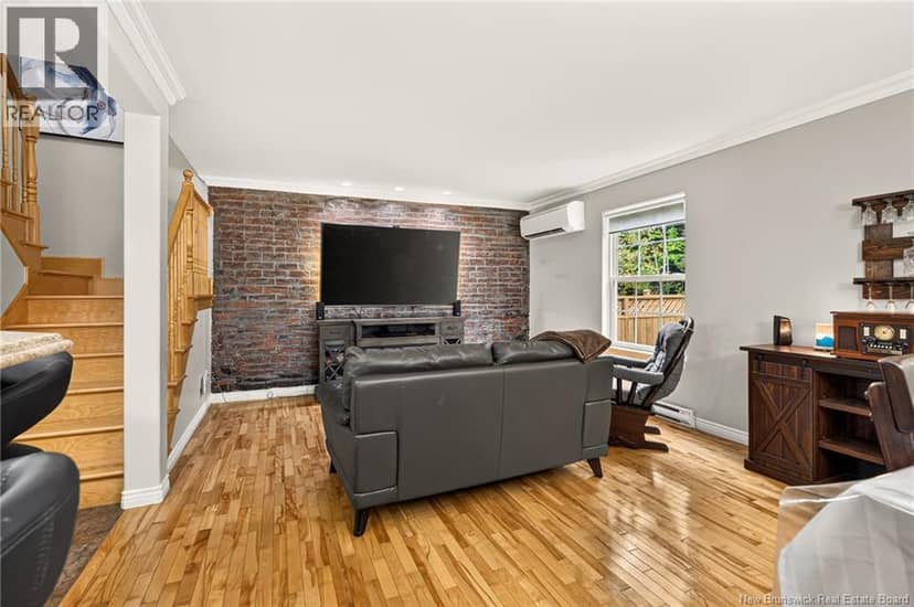 240 Damien Street — photo 9 of 40