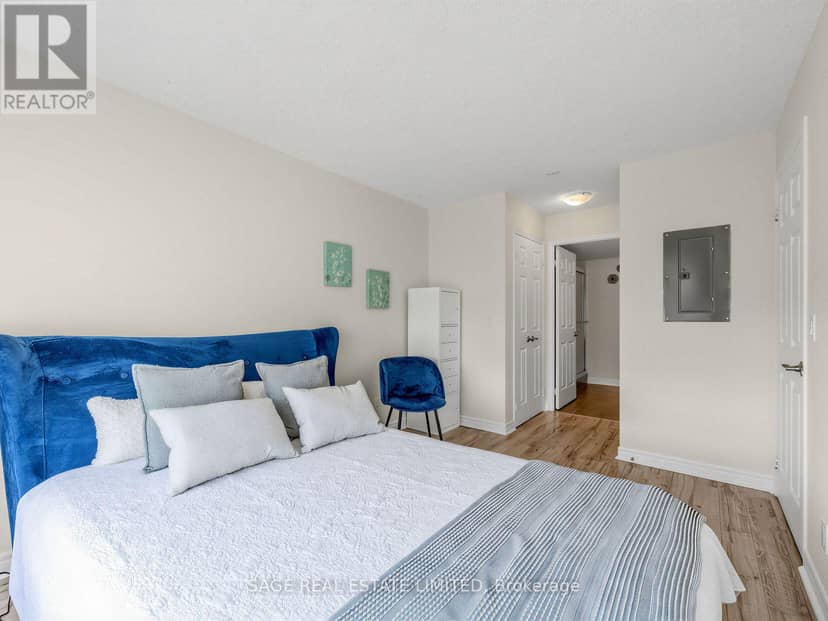 507 - 60 Fairfax Crescent — photo 16 of 29