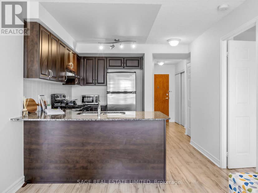 507 - 60 Fairfax Crescent — photo 8 of 29