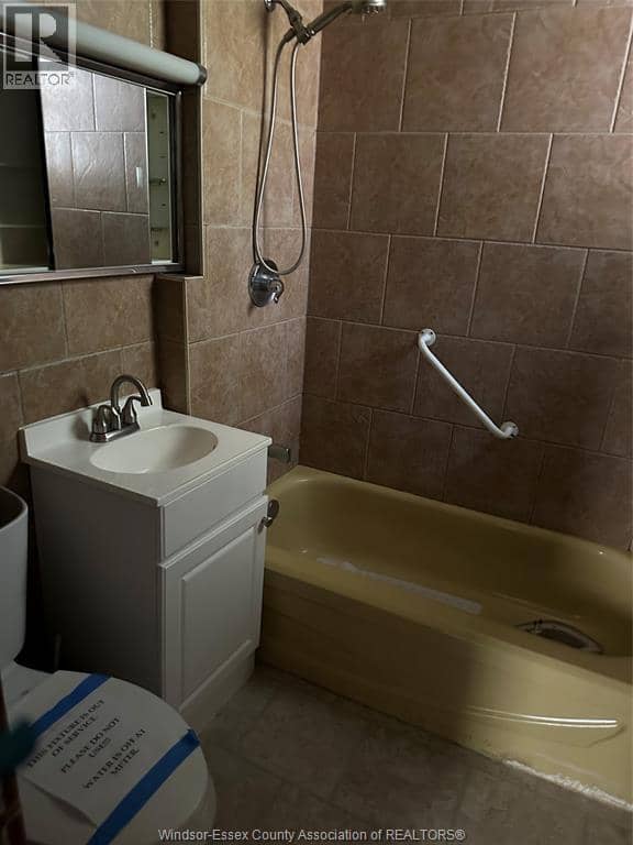 547 Pierre Avenue — photo 4 of 5