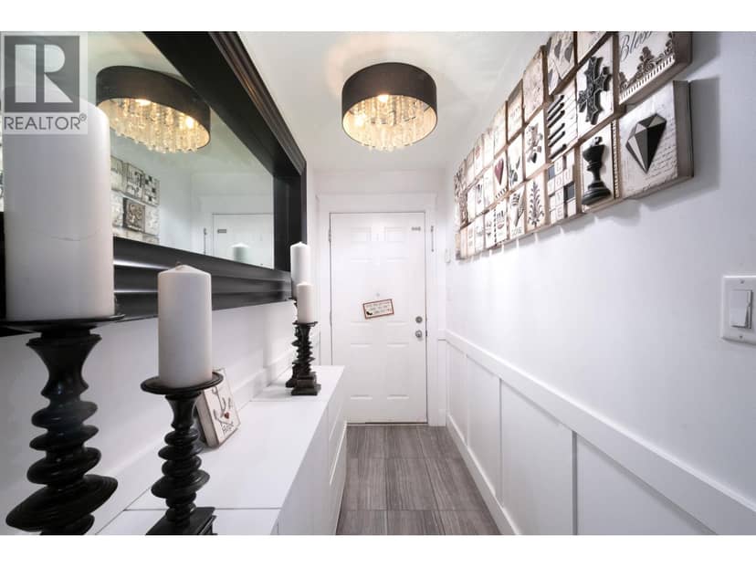 2048 TRIUMPH STREET, Vancouver, photo 2