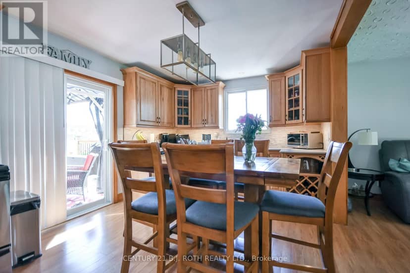 671 Simcoe Road — photo 13 of 40