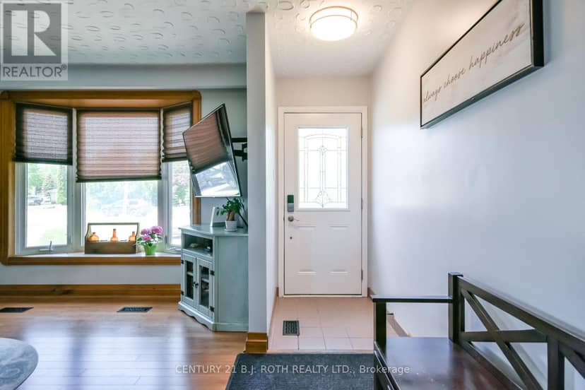 671 Simcoe Road — photo 8 of 40