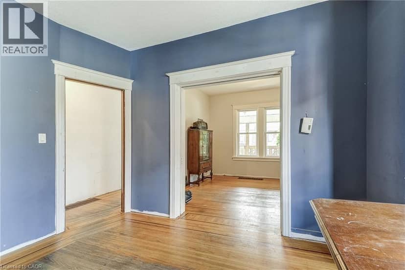 11 ELM Street — photo 12 of 33