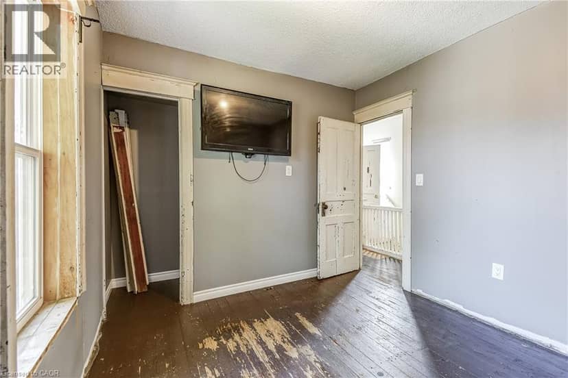 11 ELM Street — photo 18 of 33