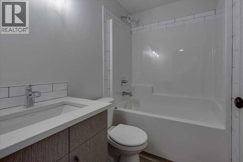 10 Memorial Parkway — photo 36 of 40
