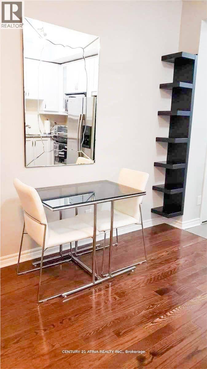 1412 - 18 Holmes Avenue — photo 4 of 17