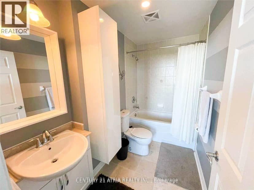 1412 - 18 Holmes Avenue — photo 7 of 17