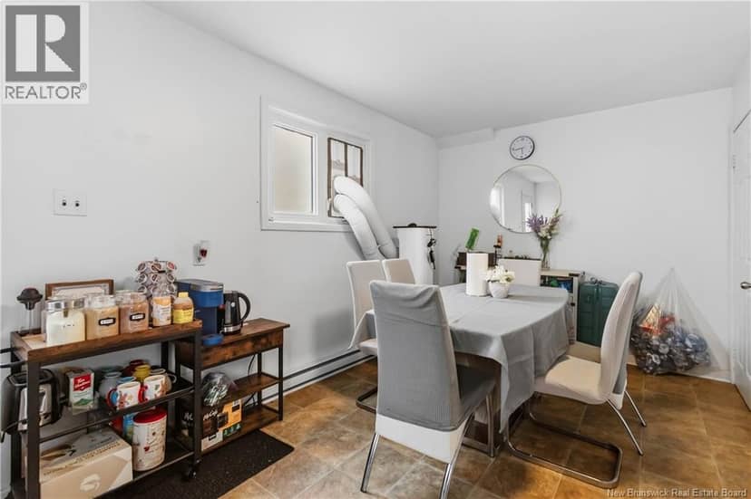 275-279 Ayer Avenue — photo 7 of 30