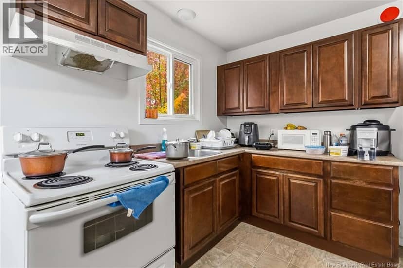 275-279 Ayer Avenue — photo 23 of 30