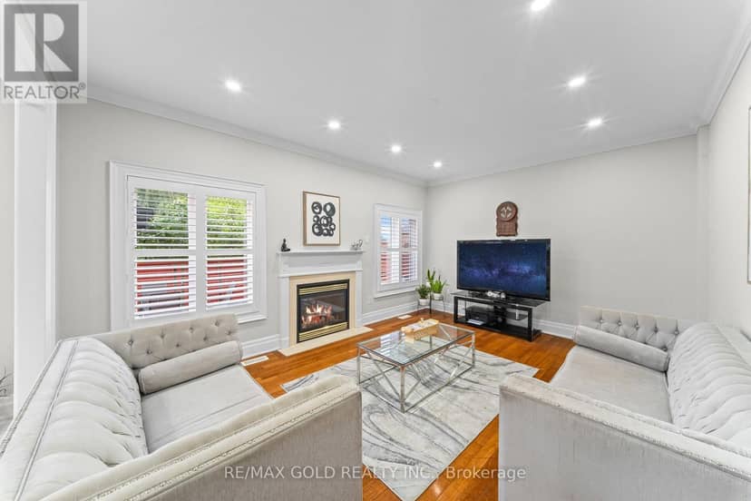 16 Regis Circle — photo 11 of 37