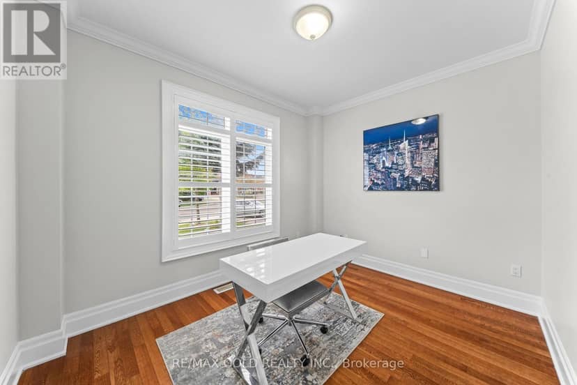 16 Regis Circle — photo 13 of 37