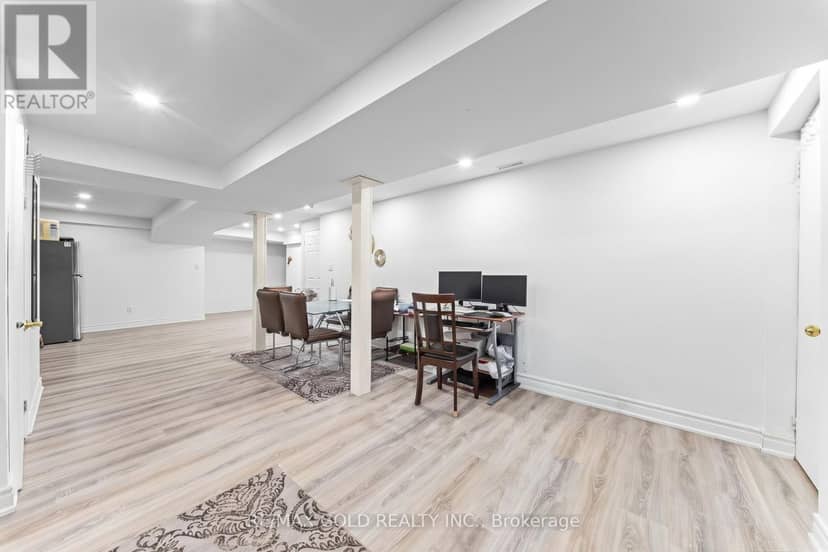 16 Regis Circle — photo 28 of 37