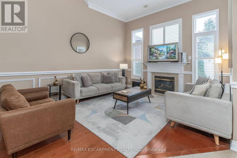 151 Moore Crescent — photo 11 of 40