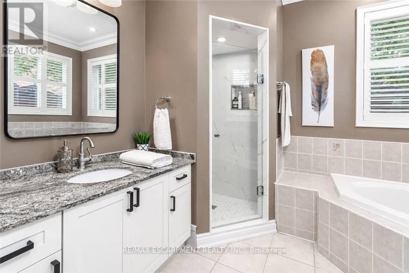 151 Moore Crescent — photo 15 of 40