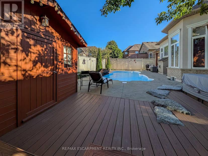 151 Moore Crescent — photo 36 of 40