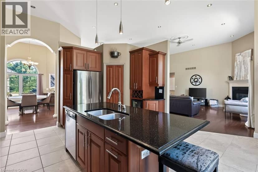 38 VIRGINIA Avenue — photo 12 of 40