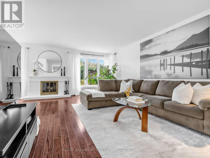 139 Holcolm Road — photo 3 of 27