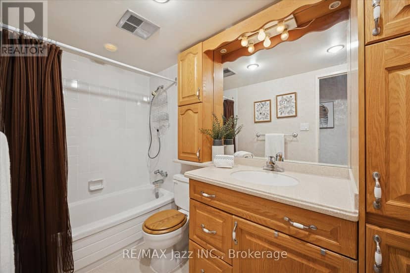 102 - 120 Elgin Street W — photo 15 of 17