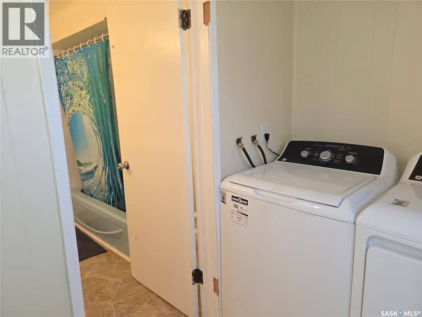 215 Kerry STREET — photo 10 of 27