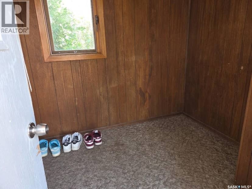 215 Kerry STREET — photo 4 of 27