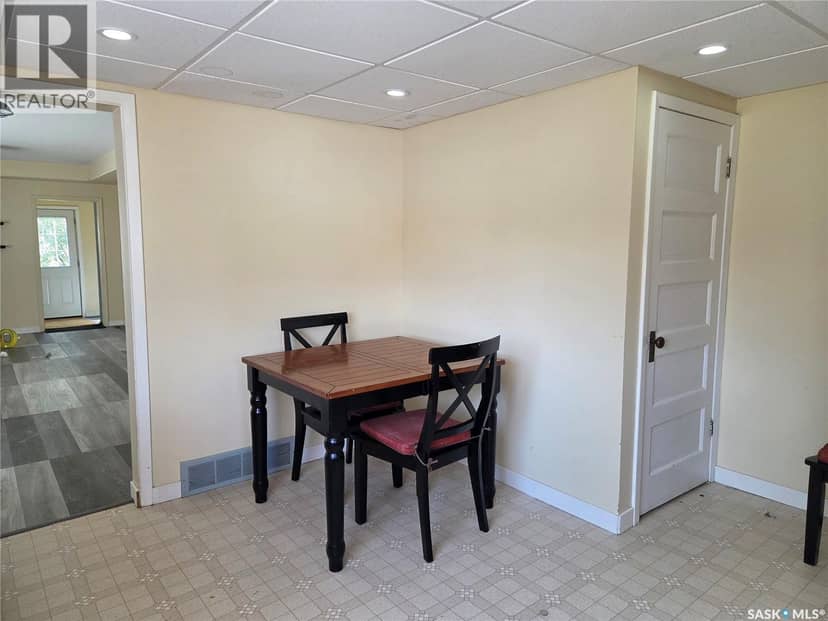 215 Kerry STREET — photo 8 of 27