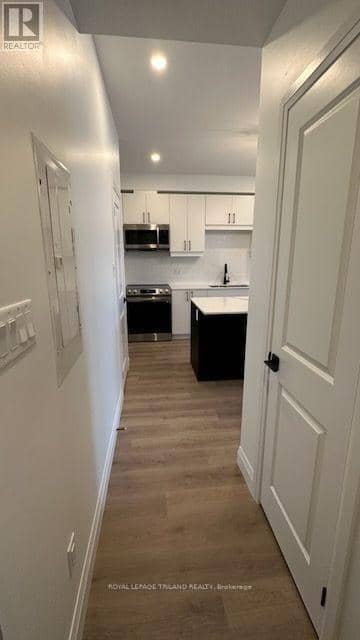 197 - 3900 Savoy Street, London South, photo 8