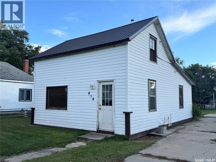 414 4th AVENUE E, Biggar