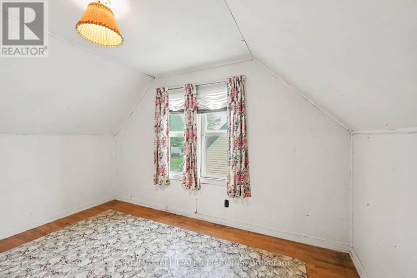 19 Churchill Crescent — photo 24 of 29
