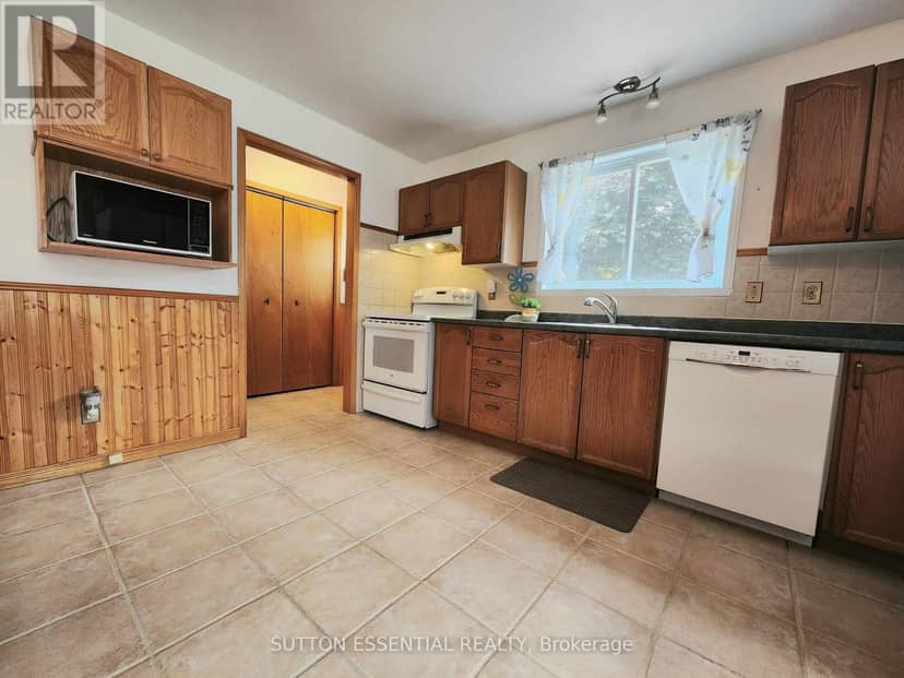 5128 Meadowland Drive — photo 12 of 33