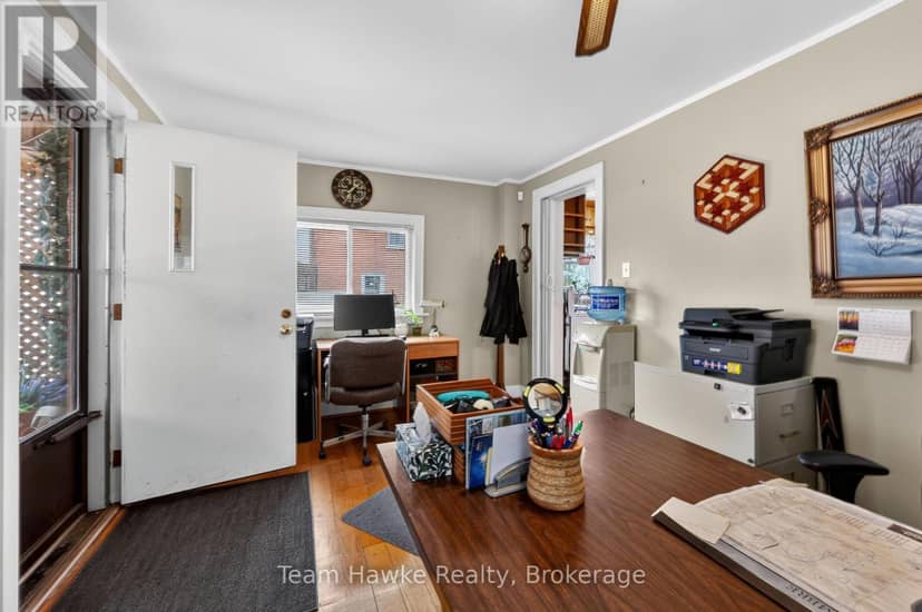 443 Elizabeth Street — photo 15 of 31