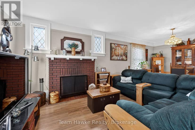 443 Elizabeth Street — photo 4 of 31