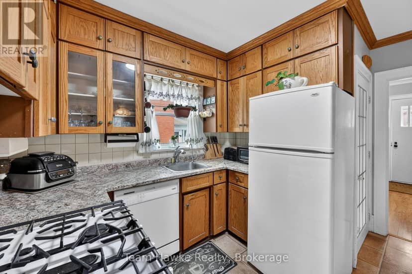 443 Elizabeth Street — photo 8 of 31