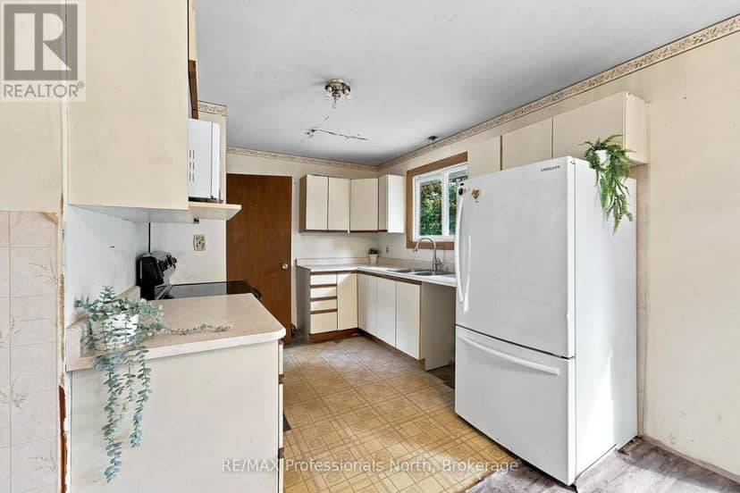 23 Vintage Crescent, Minden Hills, photo 4