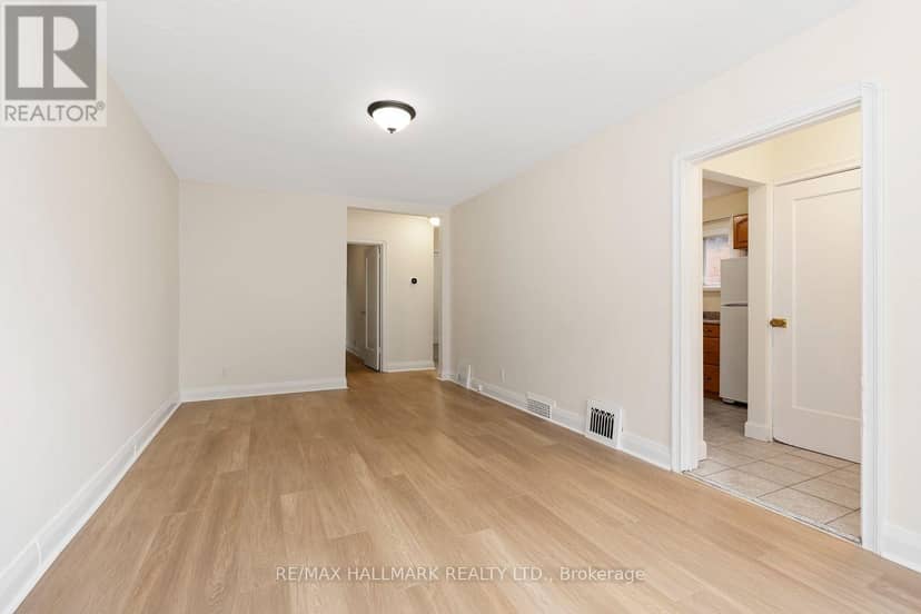 31 Thora Avenue — photo 15 of 28