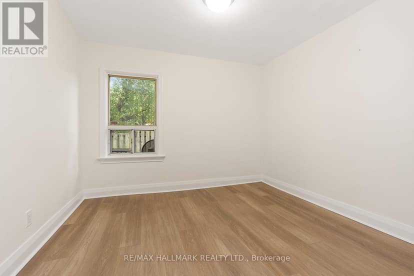 31 Thora Avenue, Toronto, photo 6